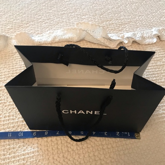 🎀Chanel shopping bag 🛍 - Picture 4 of 5